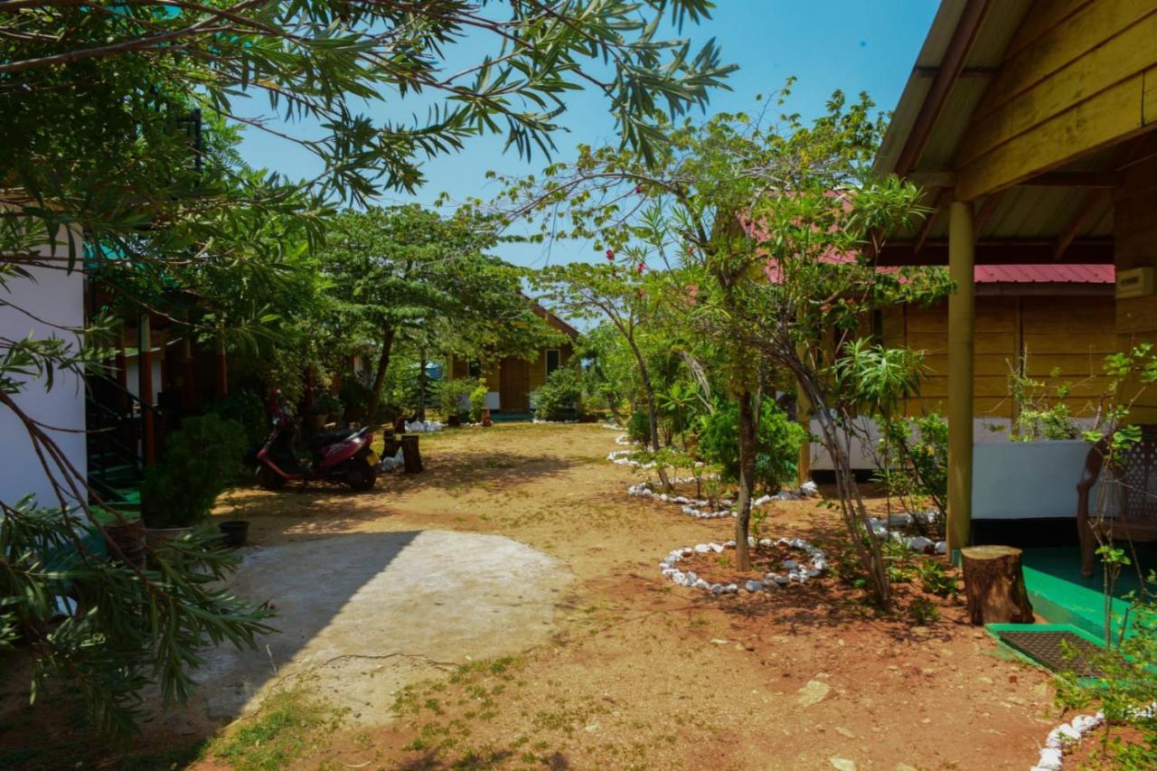 Sunntop Cabana Trincomalee Bagian luar foto